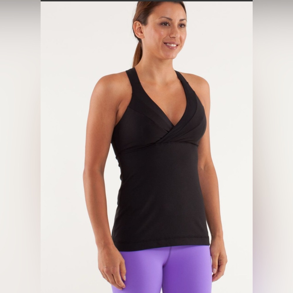 EUC Lululemon Deep Breath Tank (First Release)
Black 12 Disc Shipping